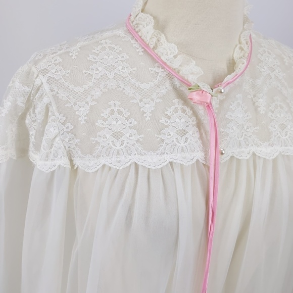 Dream away white robe with white trim/pink edge-L - Picture 3 of 5